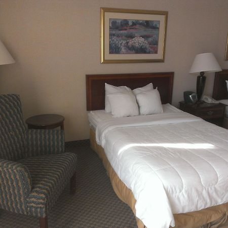 Hotel I-64 Richmond Dumbarton Kültér fotó